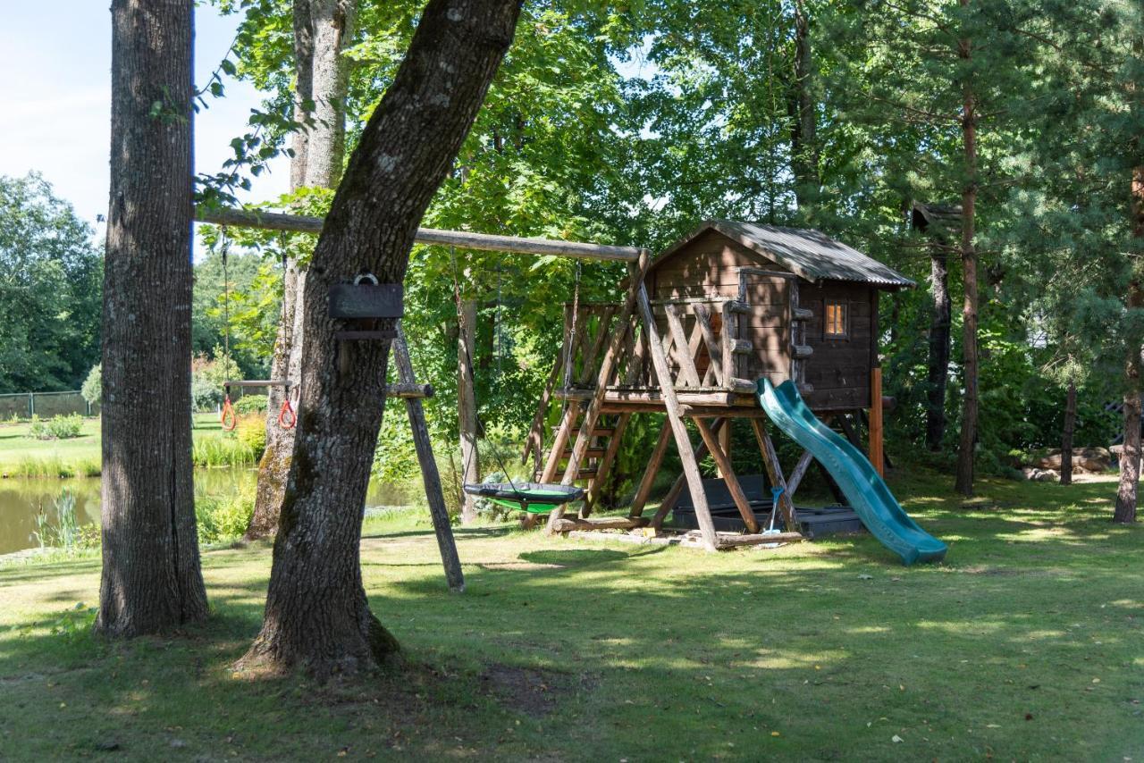 Namelis Prie Sirvintos Upes Su Pirtimi Villa Exterior photo